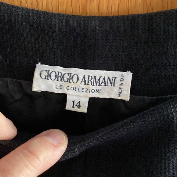 Giorgio Armani 3 piece suit. Jacket, sleeveless top, pants, size 14. - Picture 5 of 15